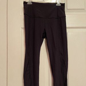 lululemon Wunder Under Crop, size 6
